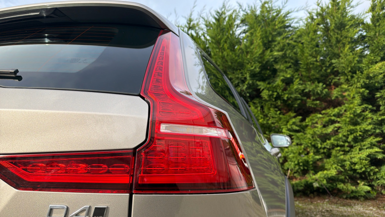 Volvo V60 2.0 D4 [190] Cross Country Plus 5dr AWD Auto Diesel Estate